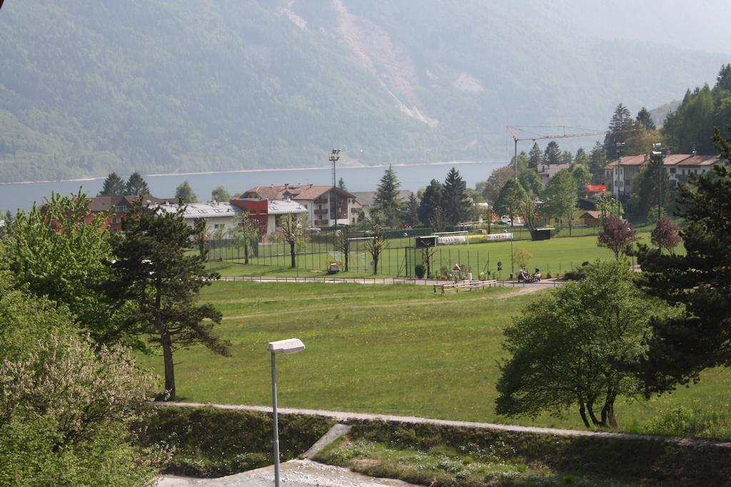 Casa Costa Del Sol Lejlighed Molveno Eksteriør billede